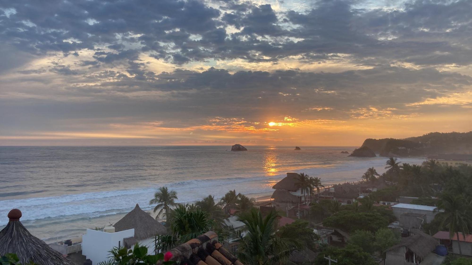 La Loma Linda, Bungalows, Yoga And Feldenkrais, Starlink Internet Zipolite Exteriör bild